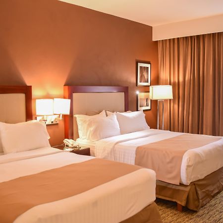Holiday Inn Leon By Ihg Exterior photo