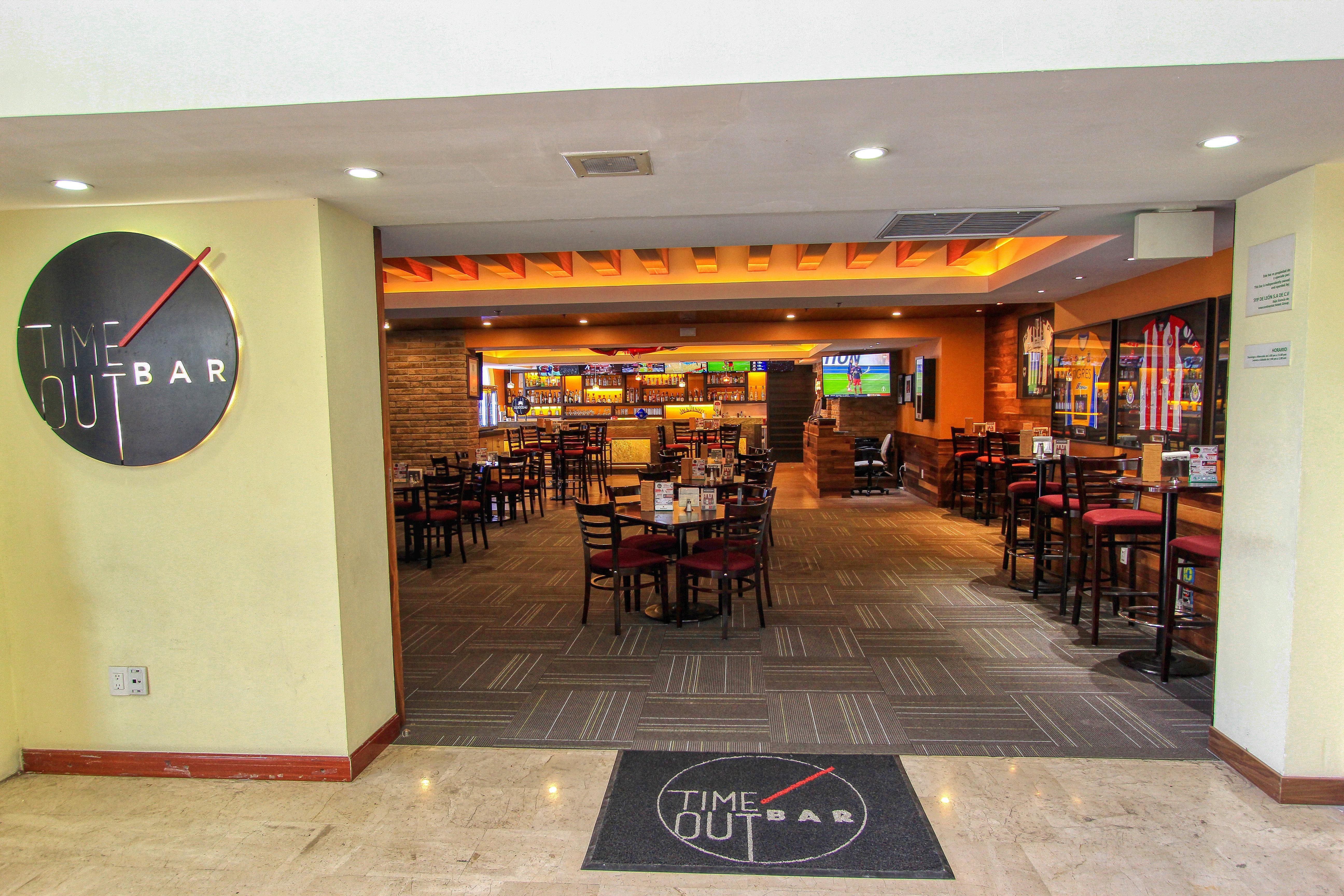 Holiday Inn Leon By Ihg Exterior photo