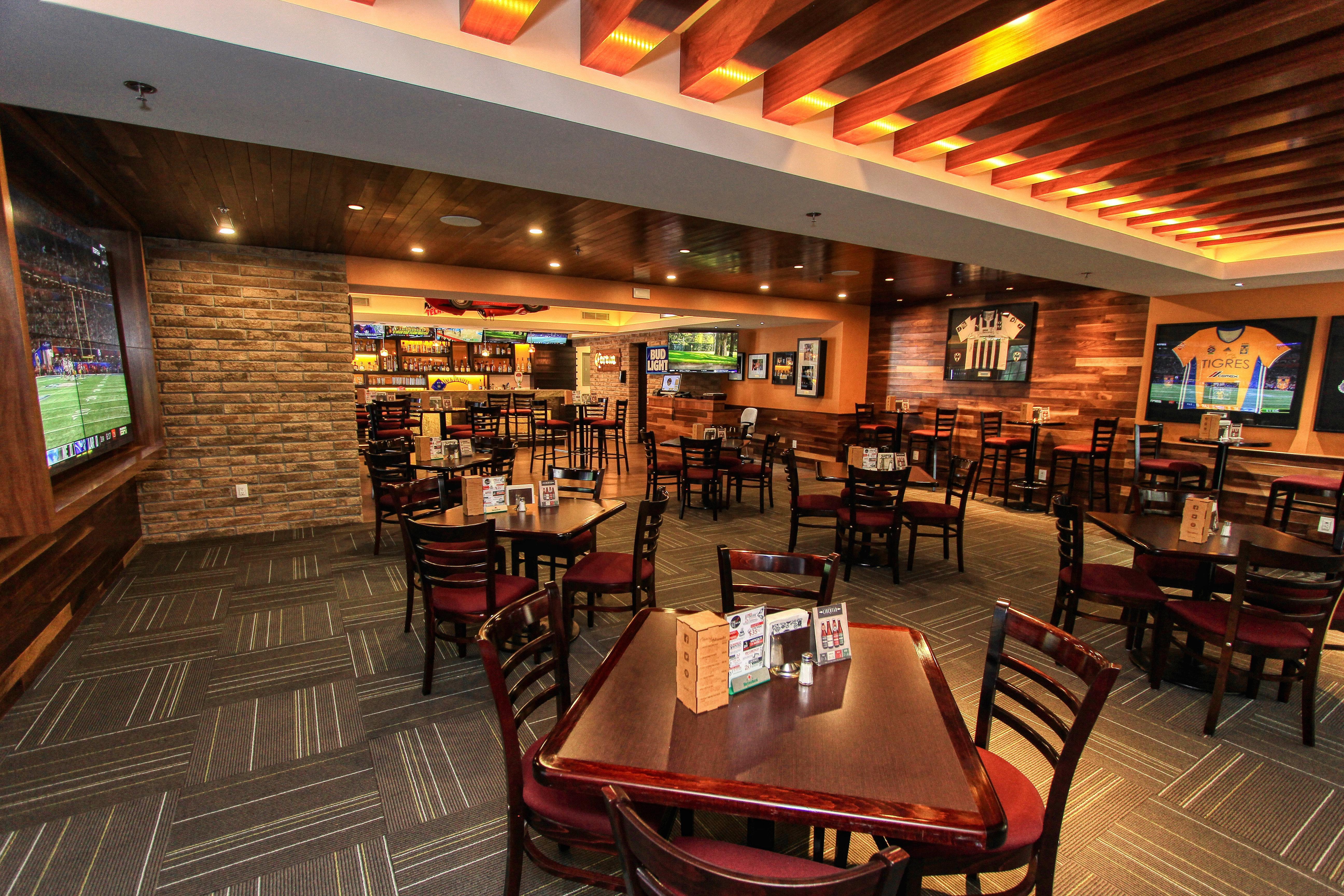 Holiday Inn Leon By Ihg Exterior photo