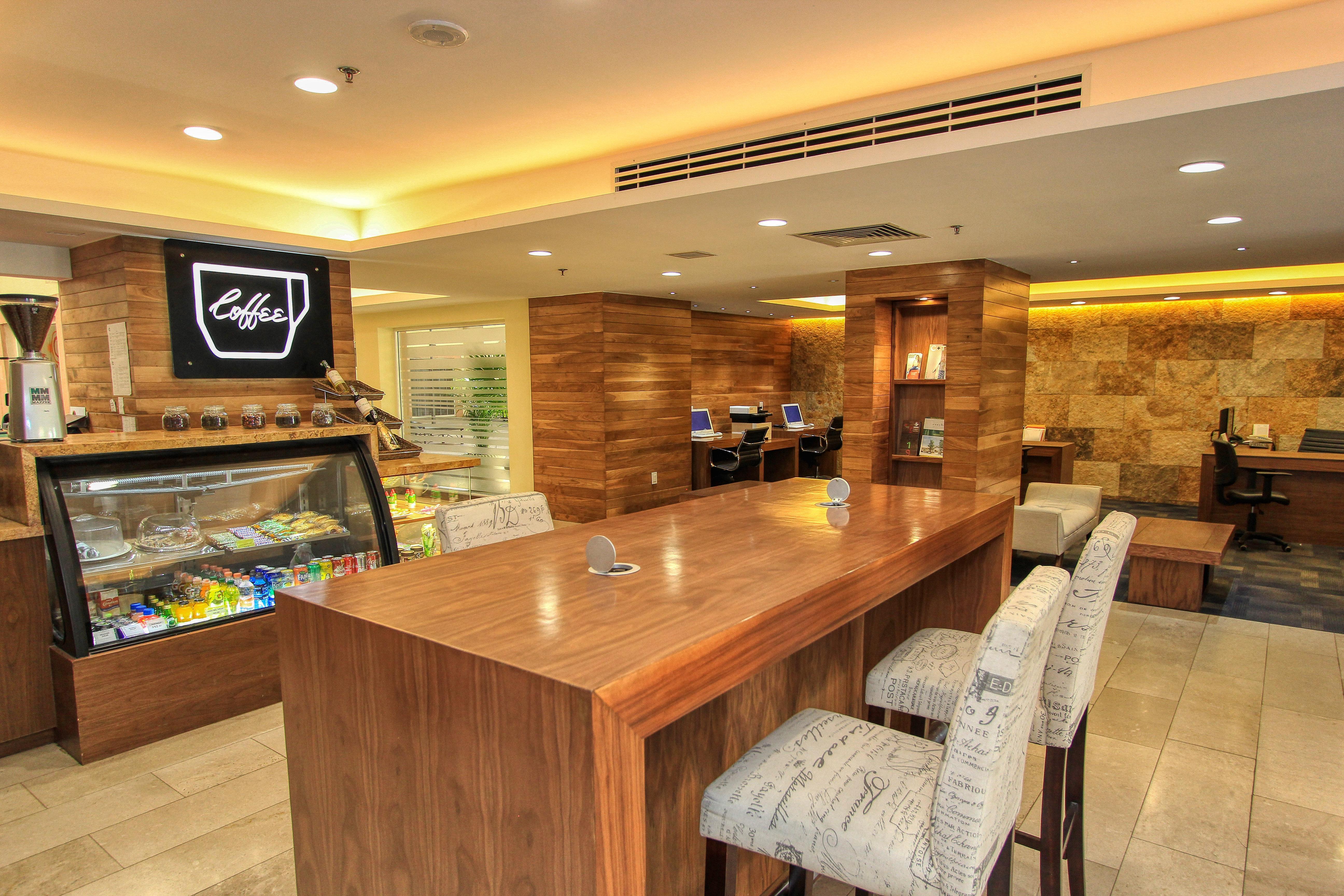 Holiday Inn Leon By Ihg Exterior photo