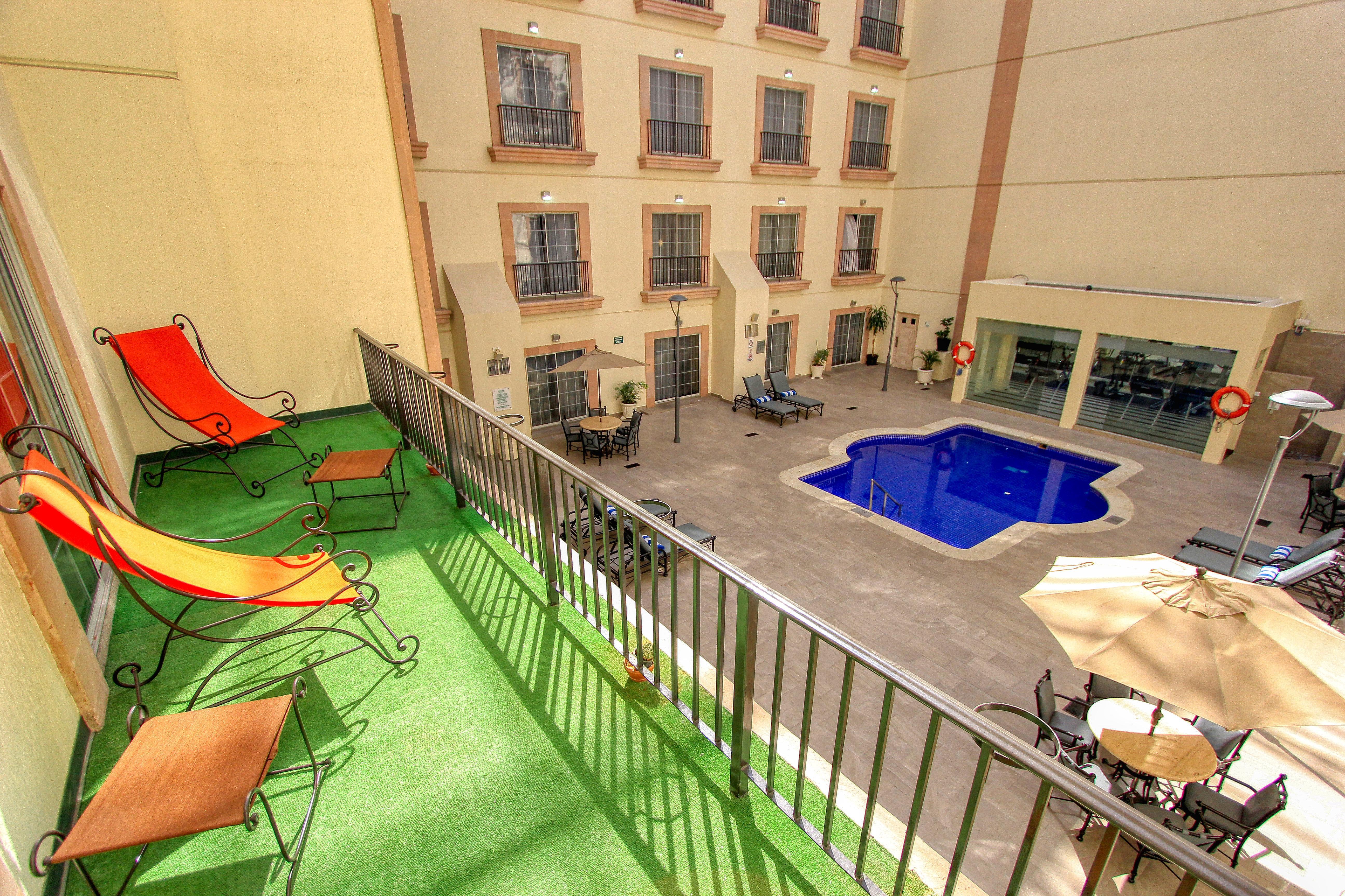 Holiday Inn Leon By Ihg Exterior photo