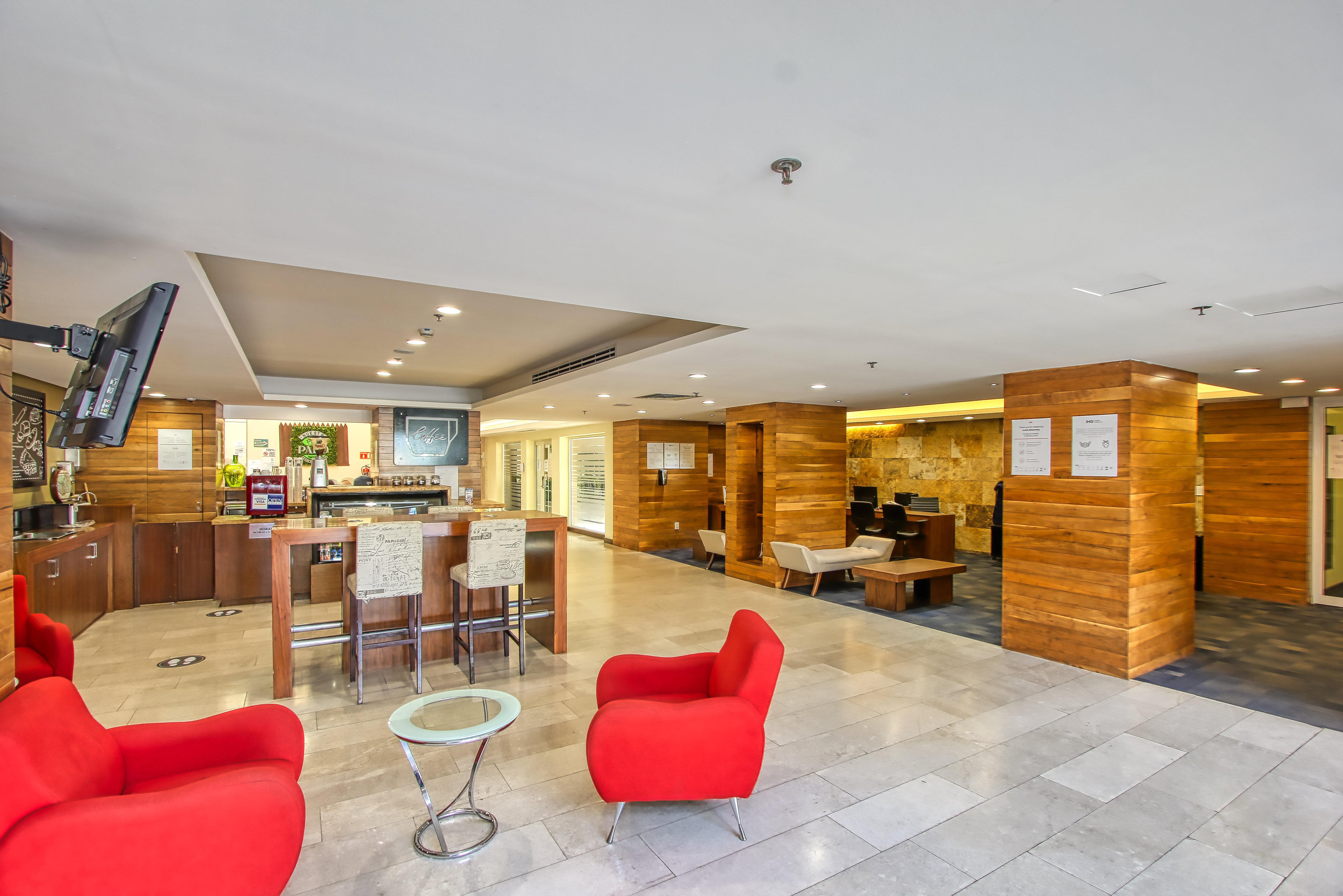 Holiday Inn Leon By Ihg Exterior photo