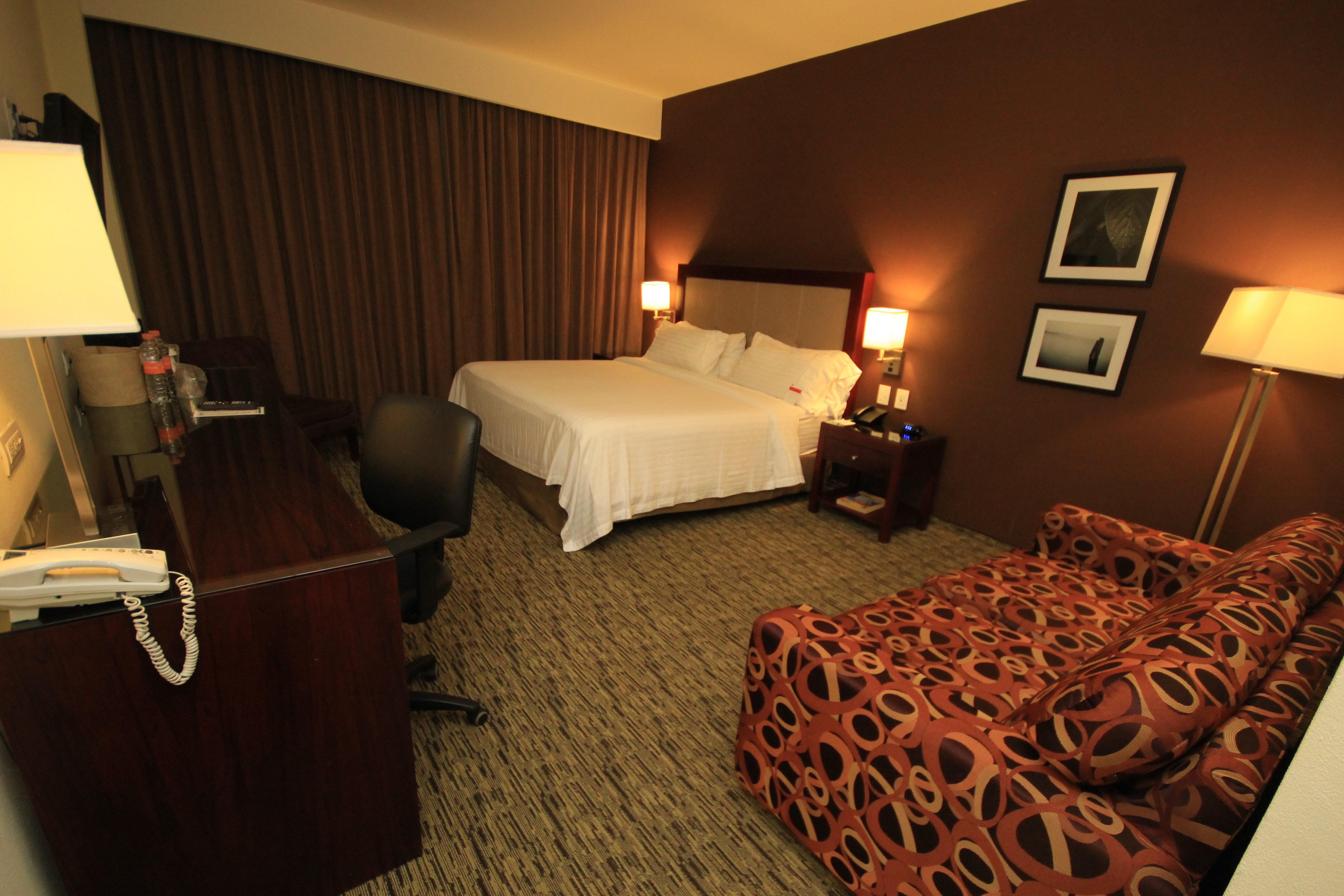 Holiday Inn Leon By Ihg Exterior photo