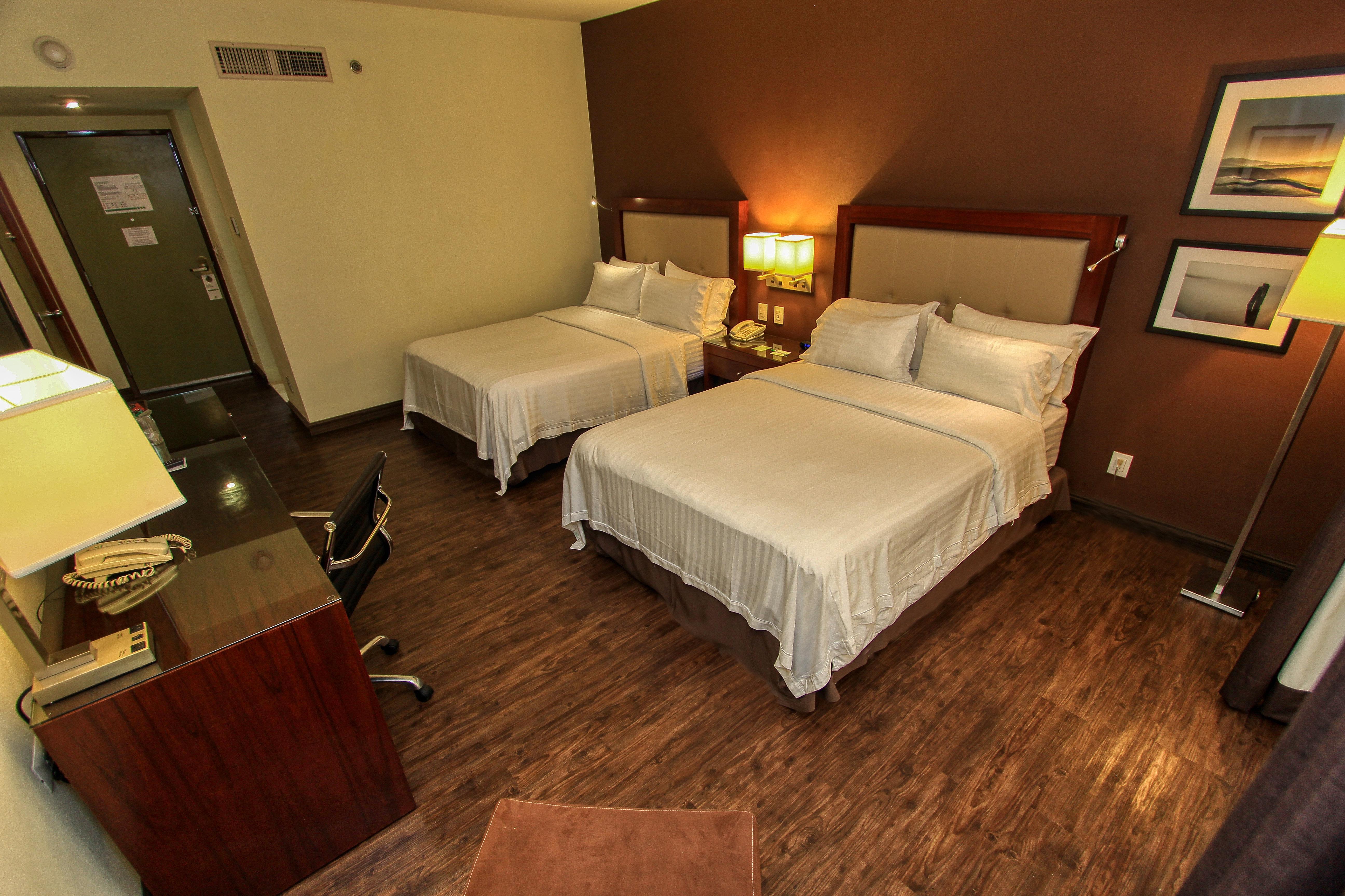 Holiday Inn Leon By Ihg Exterior photo