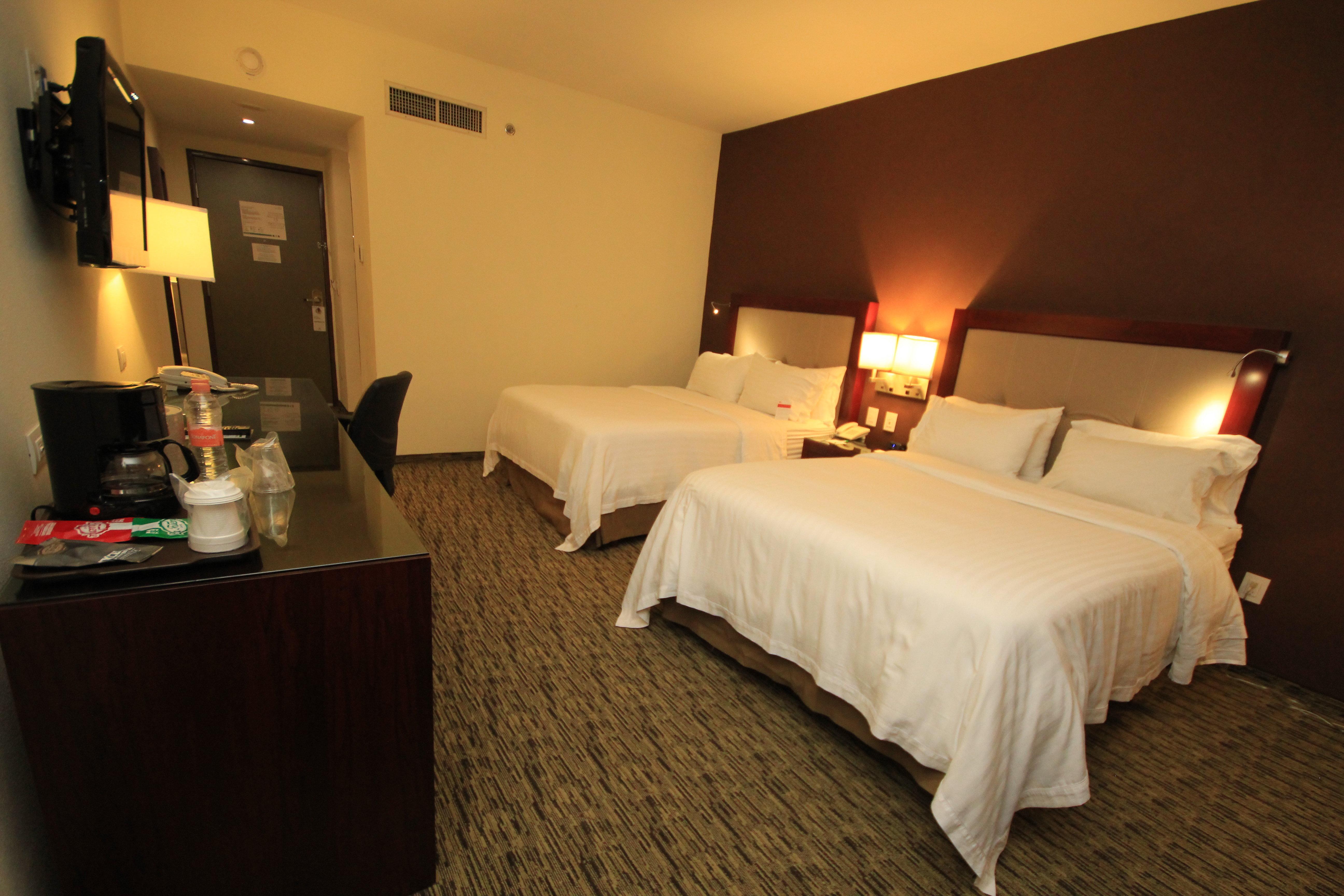 Holiday Inn Leon By Ihg Exterior photo