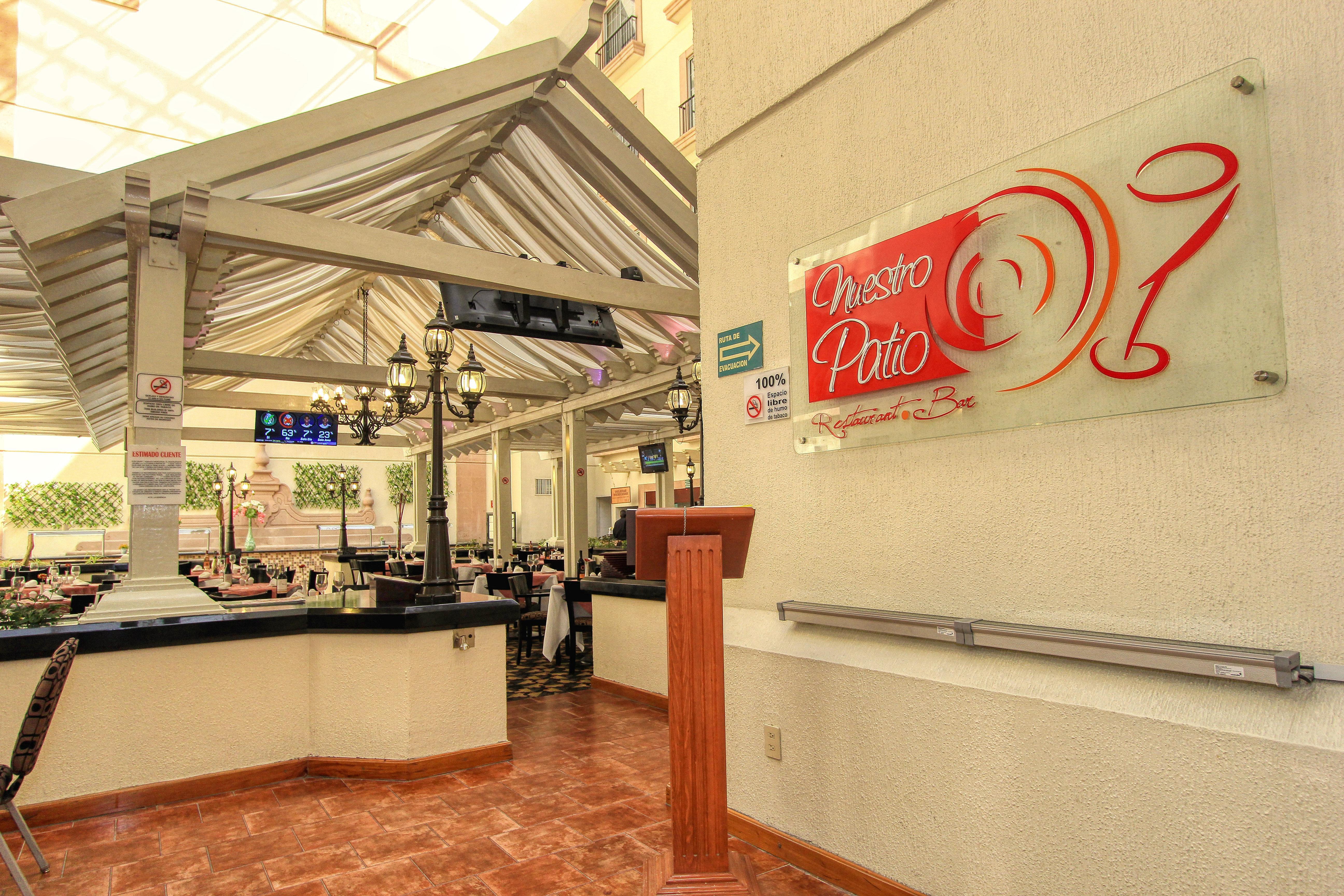 Holiday Inn Leon By Ihg Exterior photo