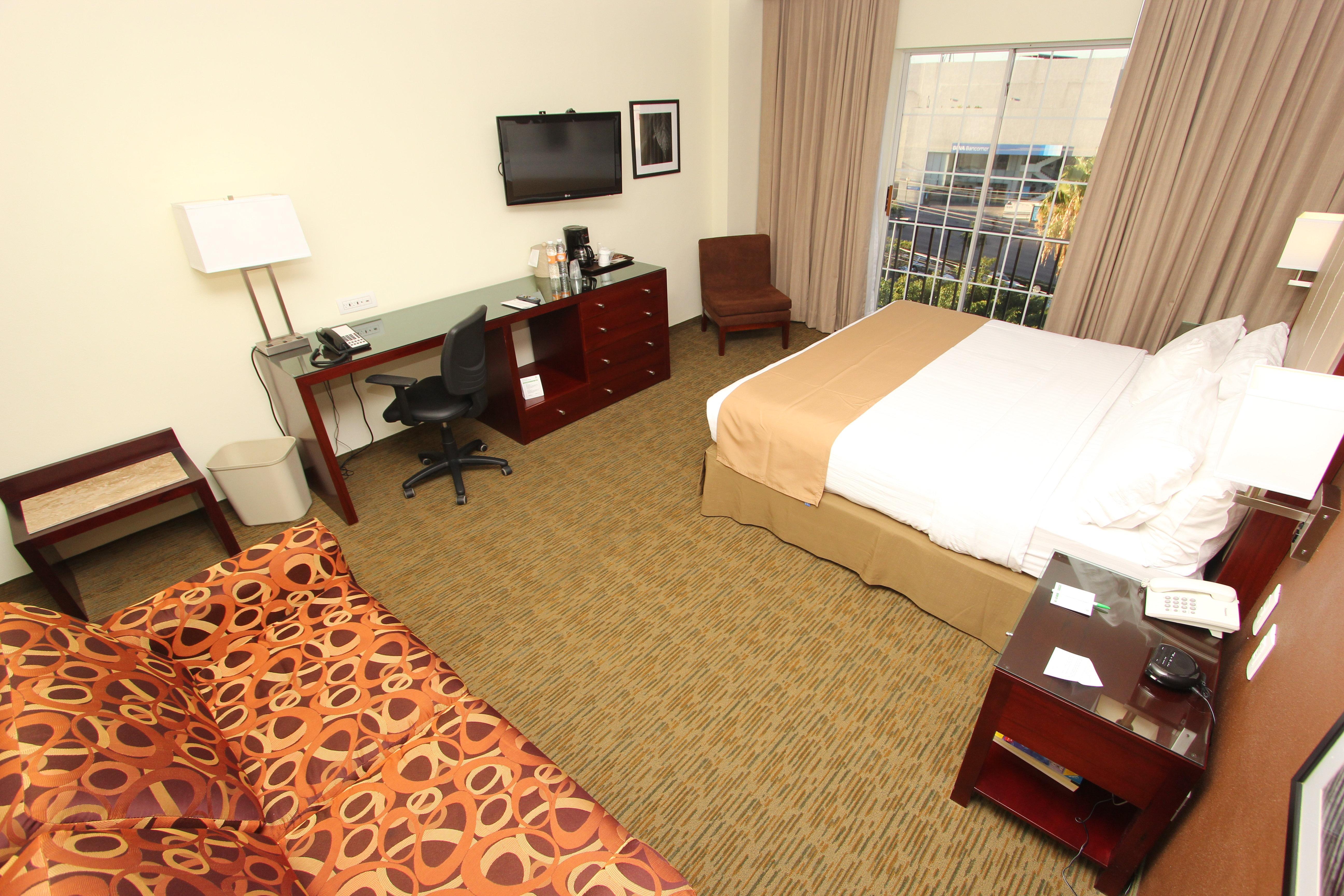Holiday Inn Leon By Ihg Exterior photo